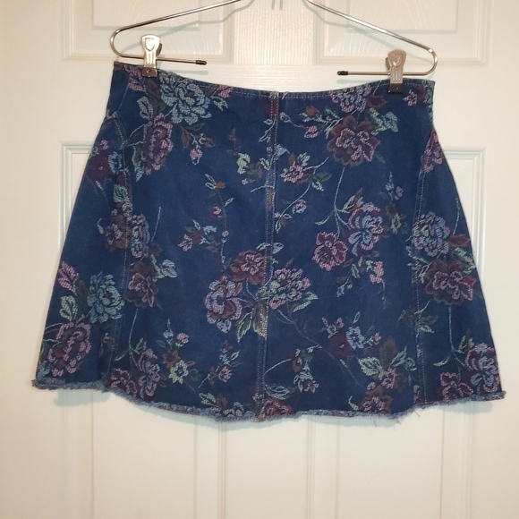 Urban Outfitters High Waisted Denim Floral Mini Skirt L - Picture 5 of 10